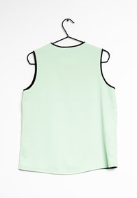Next Top - green