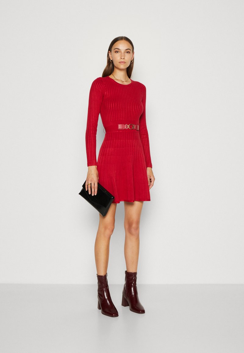 Guess PLEATED - Jumper dress - chili red/red - Zalando