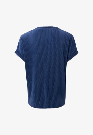 Vue de dos d'un chemisier bleu marine à manches courtes avec une texture plissée verticale et un col rond.