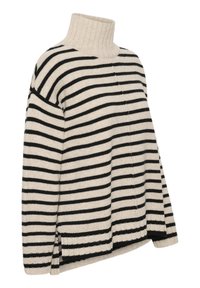 Gestreifter Rollkragenpullover in Creme und Schwarz. Mit geripptem Kragen und Saum, sowie seitlichen Schlitzen für mehr Bewegungsfreiheit. Hergestellt aus Strickmaterial.