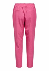 Pantalons sur mesure roses avec une texture lisse, une taille élastique, deux poches arrière et une coupe ajustée.