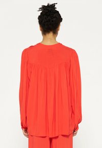 10DAYS FLOWY PLEATED  - Blusa - poppy red