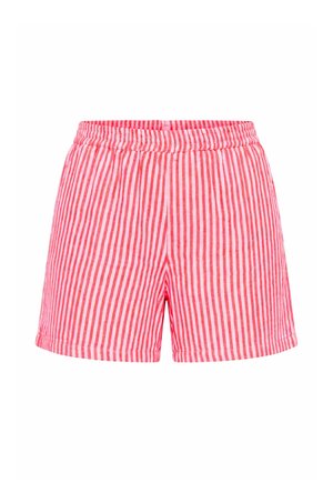 Różowe i białe spodenki w pionowe paski z elastycznym paskiem w talii i prostym dołem, prezentowane na jednolitym białym tle.