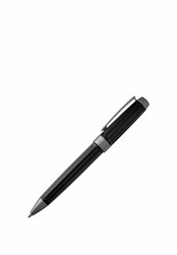 Stylo à bille noir et argent avec clip, corps cannelé et pointe effilée sur fond blanc.
