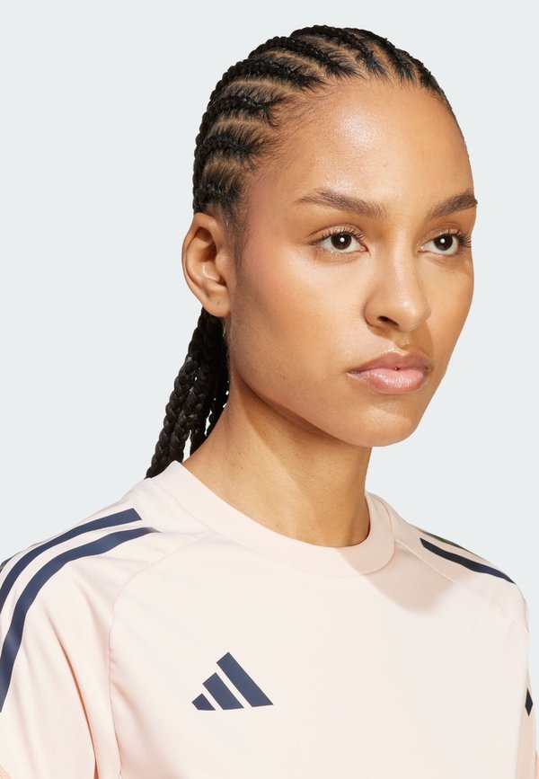 TIRO25C - Club wear4