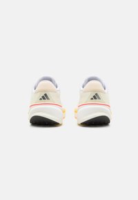 adidas Performance SUPERNOVA RISE - Bėgimo batai plentui - footwear white/iron metallic/spark
