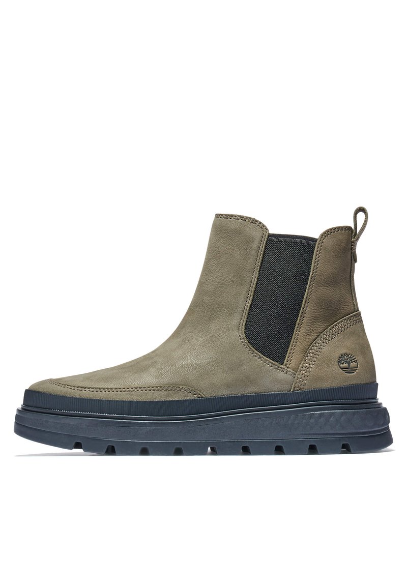 Olivgrüner Leder-Ankle-Boot mit elastischen Seitenpaneelen, strukturiertem Obermaterial, Gummisohle und einem dezent eingeprägten Logo an der Ferse.