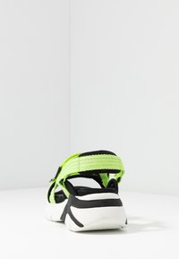 Tamaris WOMS SANDALS - Wedge sandals - lime neon