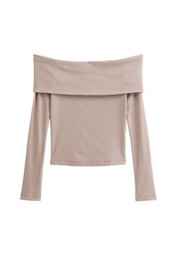 Off-shoulder långärmad topp i ljusbeige ribbad tyg. Har en bred halsringning och åtsittande silhuett. Inga synliga mönster eller detaljer.