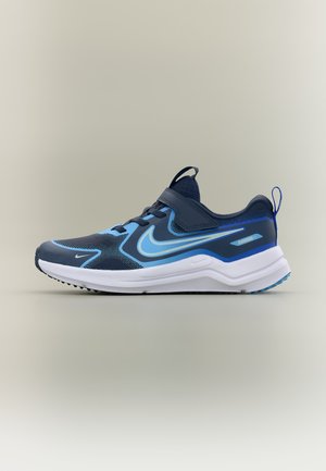 Chaussure de course légère bleu marine et bleue avec semelle blanche, fermeture lacets et bandes, et logo Nike swoosh sur le côté.