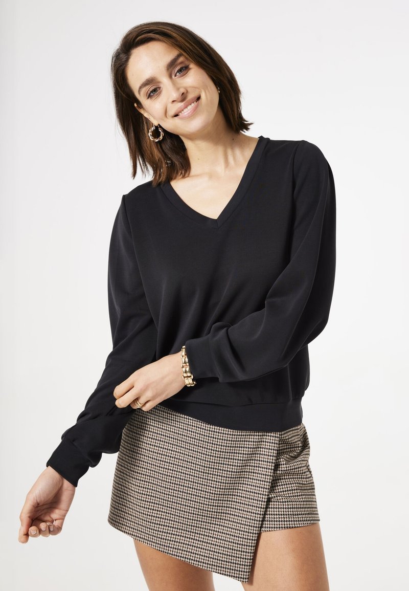 Garcia Sweater - black