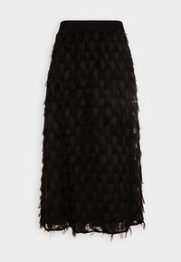 Černá sukně střední délky s texturovaným, vrstveným designem a třásněmi, hladkým pasem.