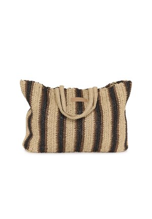 Sac à main tissé beige et marron rayé avec double poignées et une petite étiquette de marque rectangulaire sur le devant.