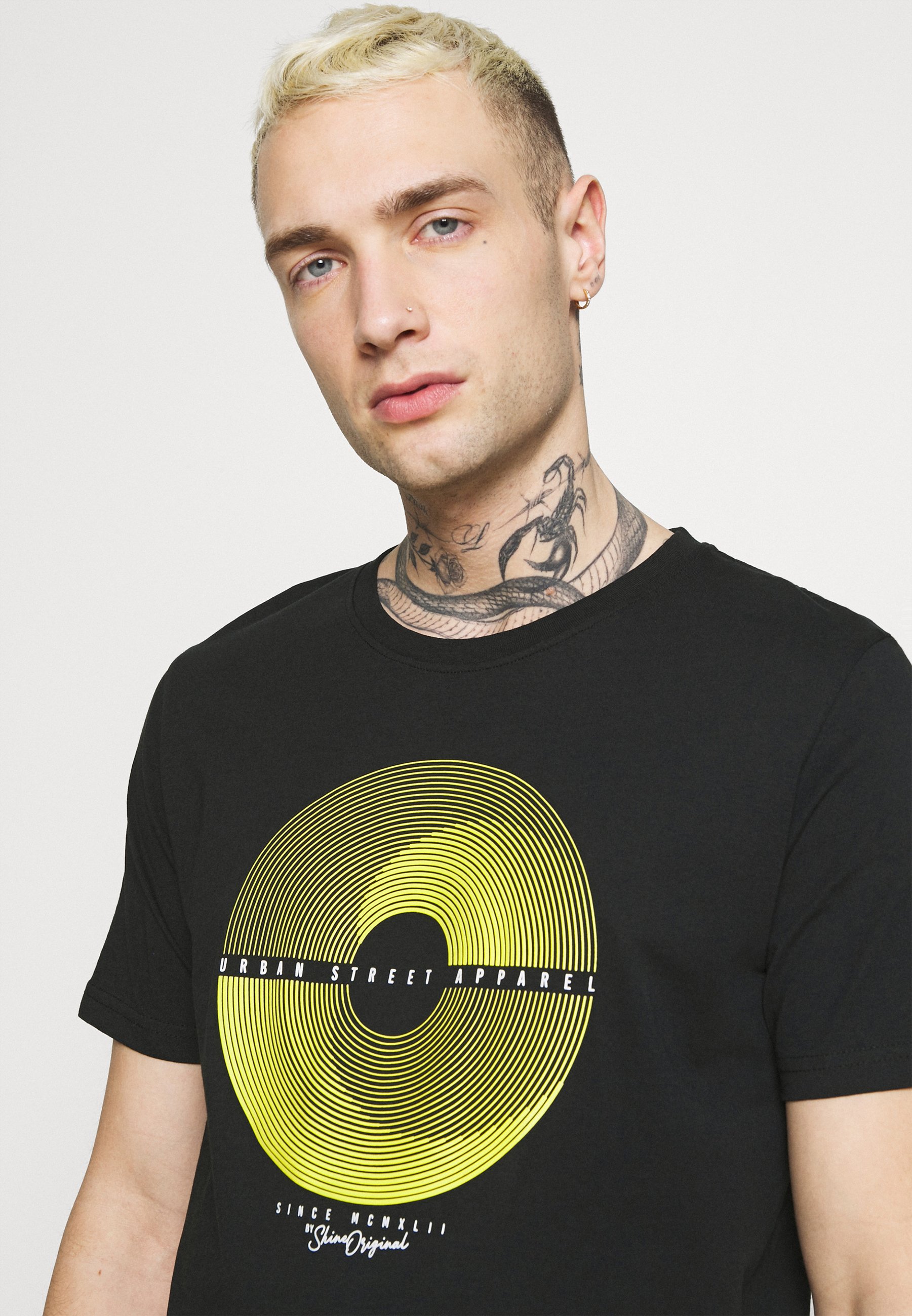 Shine Original PATCH POCKET TEE - T 
