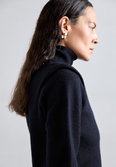 Tiger of Sweden BETH - Striktrøje - light ink