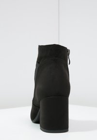 Marco Tozzi Tronchetti - black