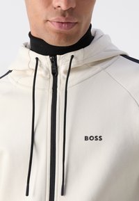 BOSS TRACKSUIT SET - Tepláková súprava - open white