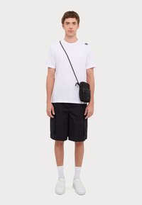 EA7 Emporio Armani Apdrukāts T-krekls - white
