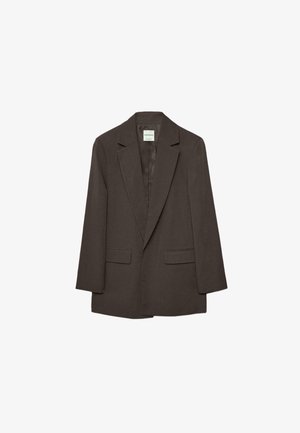 Donkerbruine enkelrijige blazer met brede revers, twee voorzakken met klep en lange mouwen, getoond op een witte achtergrond.