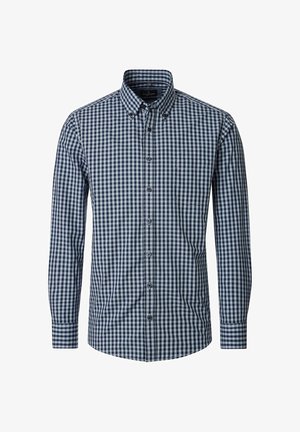 Herren-Langarmhemd mit marineblau-weißem kleinem Karo-Muster und Brusttasche vor einfarbigem Hintergrund.
