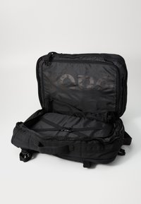 Björn Borg TRAVEL BACKPACK - Reseryggsäck - black beauty