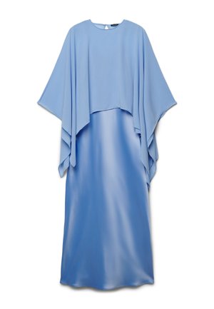 Abito formale azzurro chiaro con maniche a mantella fluide, scollo rotondo e chiusura con bottone a occhiello sul retro.