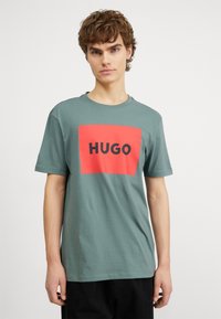 HUGO - DULIVE - T-shirts print - dark green Miniaturebillede 1