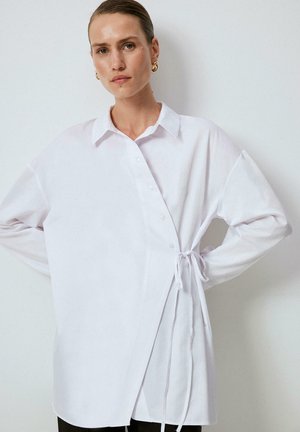 Touché Privé ASYMMETRICAL CUT WAIST - Chemisier - white