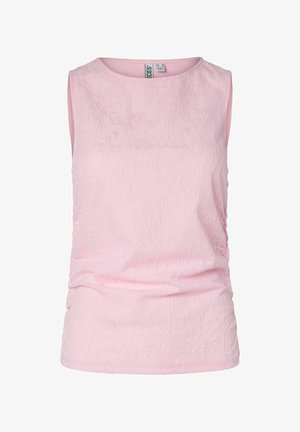 Haut sans manches rose clair texturé avec un motif floral subtil, encolure ronde, côtés froncés et ourlet droit.