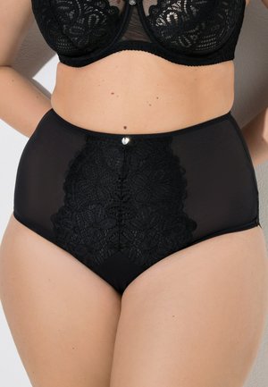 Zwarte hoge tailleonderbroek met kanten voorkant en kleine decoratieve steen, gedragen met bijpassende kanten beha op een lichte huidtint.