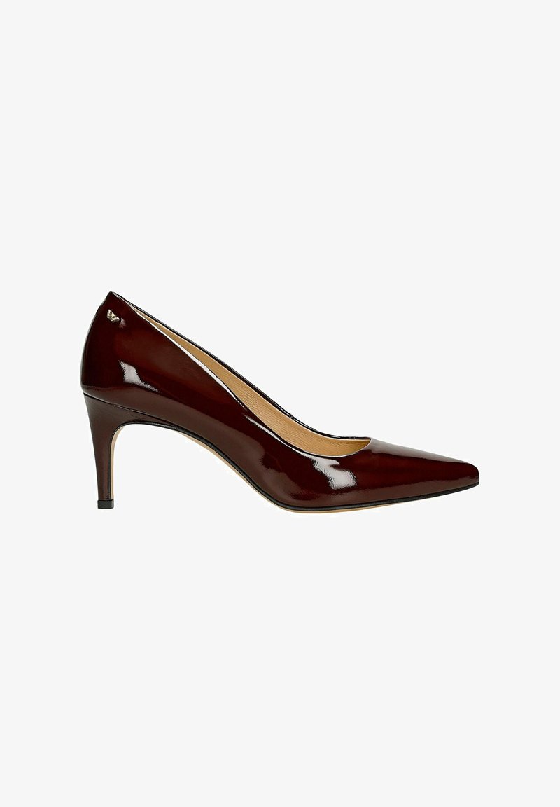 Burgunderfarbene Lackleder-Pumps mit spitzem Zehenbereich, schlankem Stiletto-Absatz und einer glatten, reflektierenden Oberfläche.