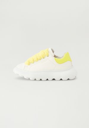 PUFFYPOP  - Sneaker low - white/fluo yellow