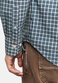 GANT REGULAR FIT SMALL CHECKED  - Camisa - blauw donkerblauw