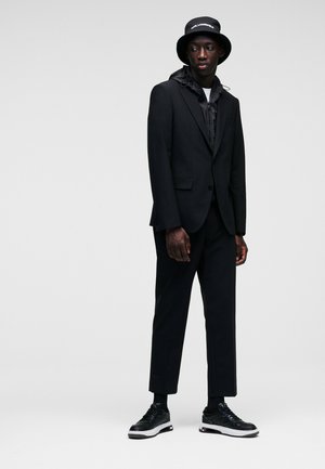 Suit jacket - black