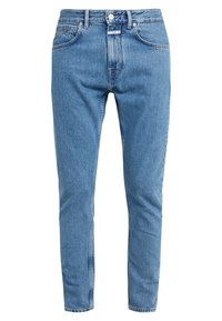 Jasnoniebieskie dżinsy z denimu o wysokim stanie, wąskim kroju, z pięcioma kieszeniami i zamkiem błyskawicznym. Charakteryzują się kontrastowym przeszyciem i wyblakłym wyglądem.