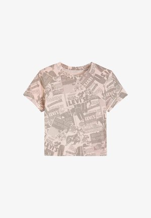 Lyhythihainen, pyöreäkauluksinen t-paita vaaleanpunaisena, jossa vintage-tyylisiä Levi’s-mainosgrafiikoita ruskean sävyissä. Puuvillamateriaalia, rento istuvuus.