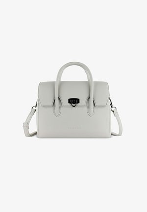 Bolso de mano de cuero gris claro con una forma estructurada, doble asa superior, correa para el hombro extraíble y un detalle de cierre negro.