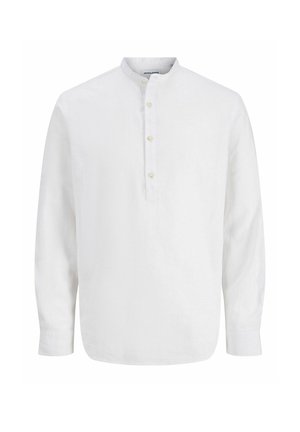 Hvit langermet skjorte med mandarin-krage og fire knapper på frontplaten, uten synlige mønstre eller logoer.