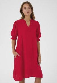 CUKOS ELINA - Vardagsklänning - racing red — klänning med fickor från Zalando