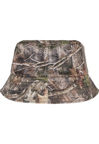 Camo-bucket hat med et naturligt jordfarvet mønster med blade og grene; lavet af stof med en blød tekstur.