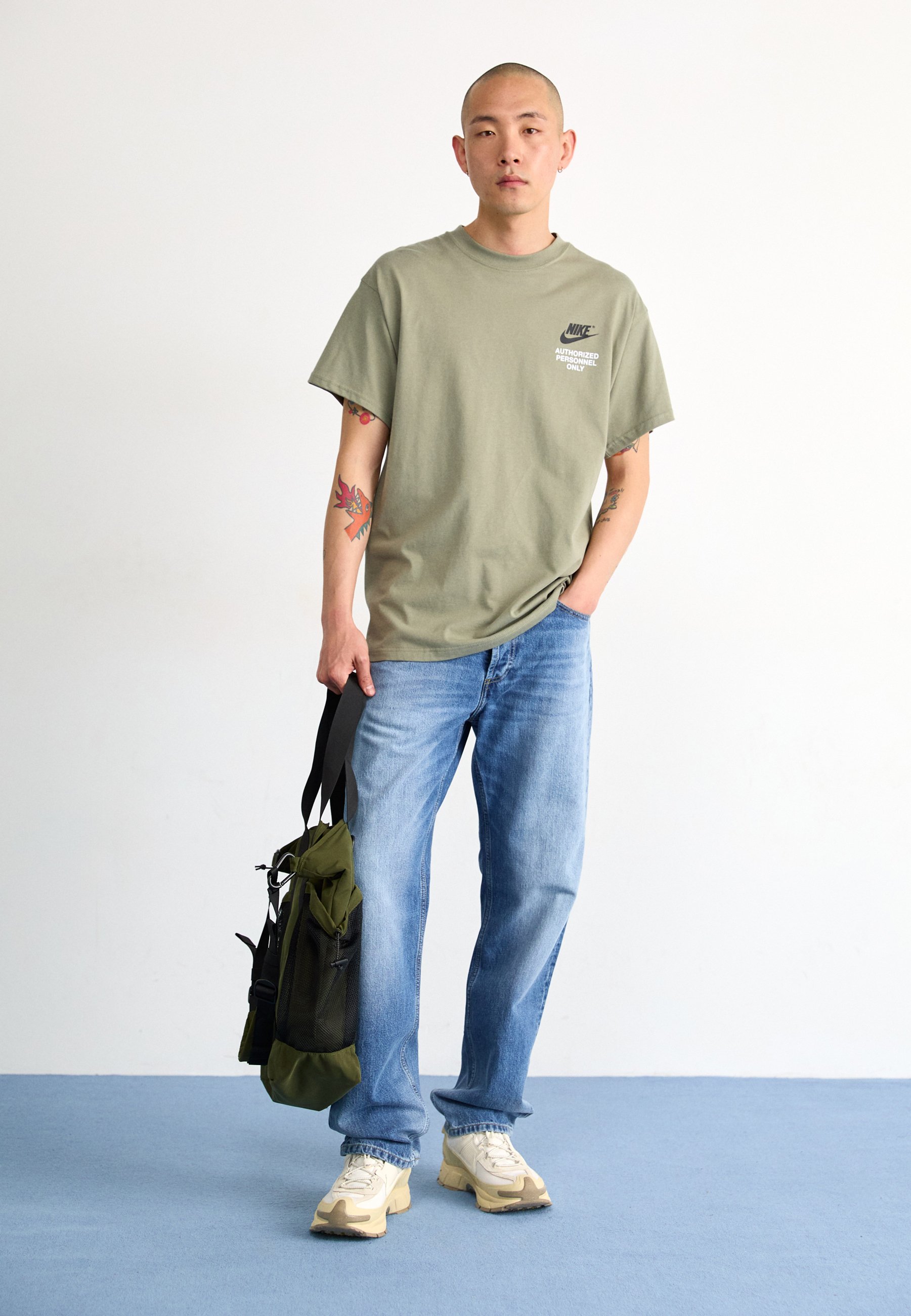 ★ドイツ発*NIKE*新作*PERSONNEL ONLY Tシャツ/LIGHT ARMY★ Nike Sportswear TEE - Print T-shirt - light army/black/khaki