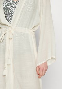 LASCANA KAFTAN MIT BINDEGÜRTEL - Ranta-asusteet - off white