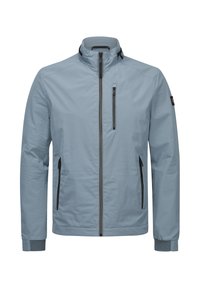 Hellblaue Jacke aus glattem Stoff, mit hohem Kragen, Frontreißverschluss und Reißverschluss-Brusttasche. Schwarze Akzente an Reißverschlüssen und Bündchen.