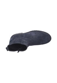 Stivale in camoscio blu scuro, con punta rotonda, cerniera laterale e suola in gomma testurizzata per una buona aderenza.