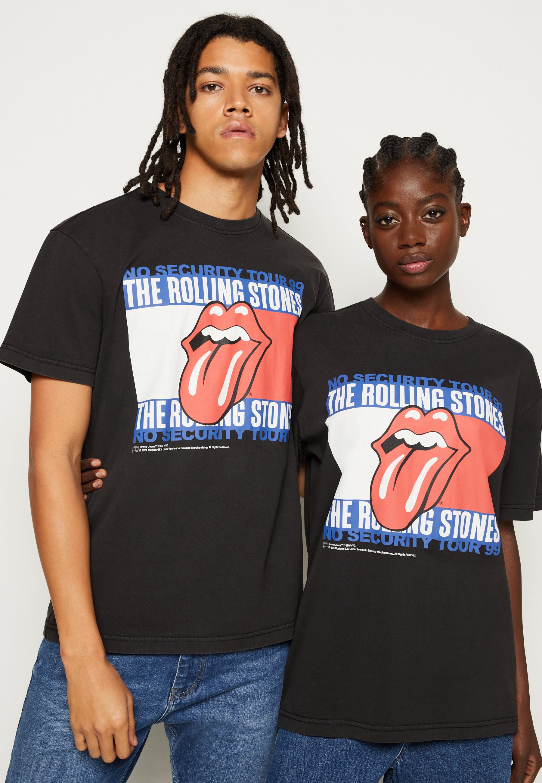 Tommy Jeans ABO TJU ROLLING STONES SS TEE UNISEX - Marškinėliai su  spaudiniu - black/juoda - Zalando.lt
