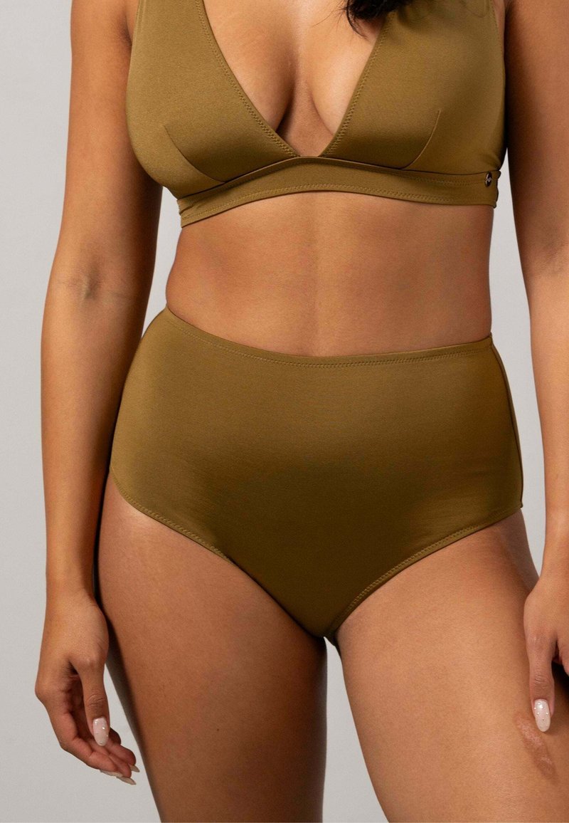Högmidjad bh och trosor i olivgrön färg, tillverkade av ett slätt material, med en djup V-ringning och sömlösa kanter. Inga synliga mönster.
