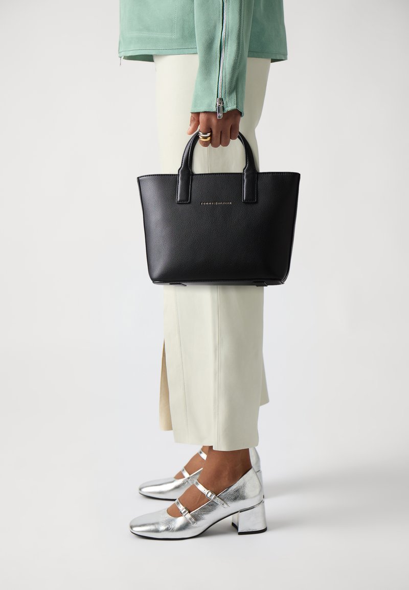 Tommy Hilfiger LOGOTAPE MINI TOTE - Sac à main - black