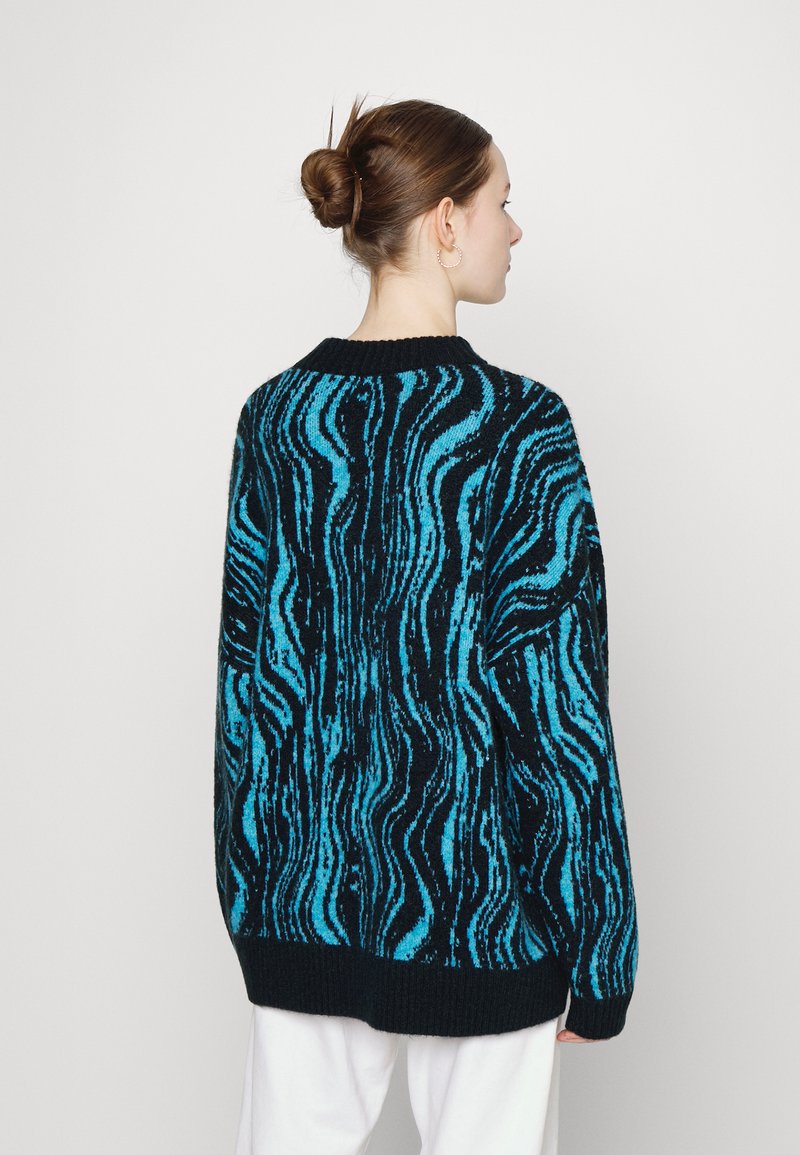 Damen Strickjacken | Monki Strickpullover partywood blue/blau - VT90452 Damen Strickjacken | Monki Strickpullover partywood blue/blau - VT90452