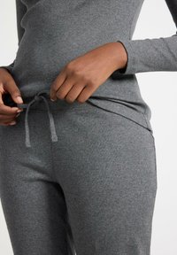 Lindex Pyjamahousut/-shortsit - dark grey melange