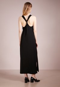 Filippa K Maxiklänning - black